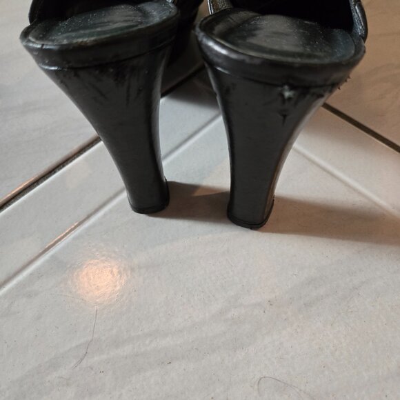 Stuart Weitzman Suede Buckle Slip On Heels Black 8M - Picture 5 of 9